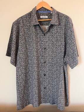 Tommy Bahama, 100% Silk, Geometric Cube Print Short Sleeve Camp Shirt, Mens 2XL